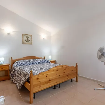 Guesthost - Cri's * Torre dei Corsari