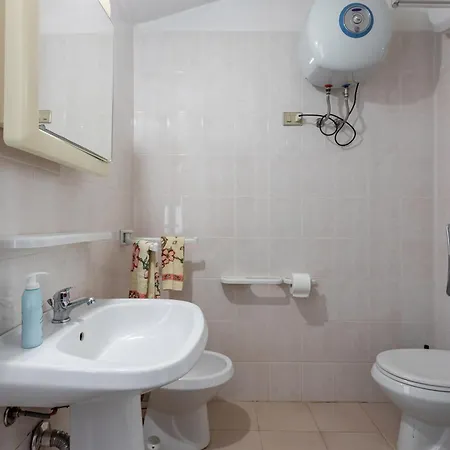 Guesthost - Cri's Apartamento Torre dei Corsari