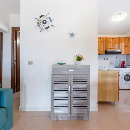 Guesthost - Cri's * Torre dei Corsari